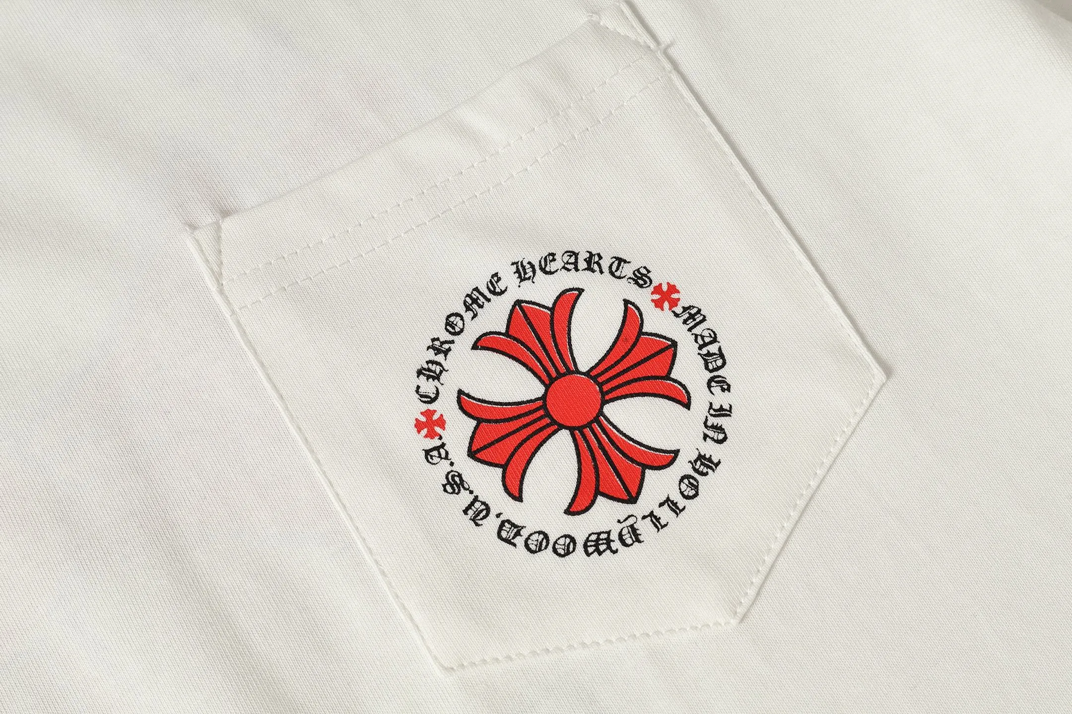 P150 Cross-border running quantity model, please do not place an order if you are pursuing quality - Chrome Hearts/Chrome Heart Cross Sanskrit short-sleeved T-shirt - High weight, high density and high quality. The wool is soft, delicate and skin-friendly. It feels soft and silky. It has excellent warmth and skin-friendly properties. - Customized weaving and dyeing, no color difference. No matter the fabric or workmanship details, it is better than the ordinary version on the market. -Colour: black white -Size: S M L XL